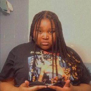 Meet your Posher, Naima